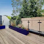 Vw5 - Luxury 3 Bed Townhouse With Parking - By Short Stories London