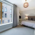 Vw5 - Luxury 3 Bed Townhouse With Parking - By Short Stories London