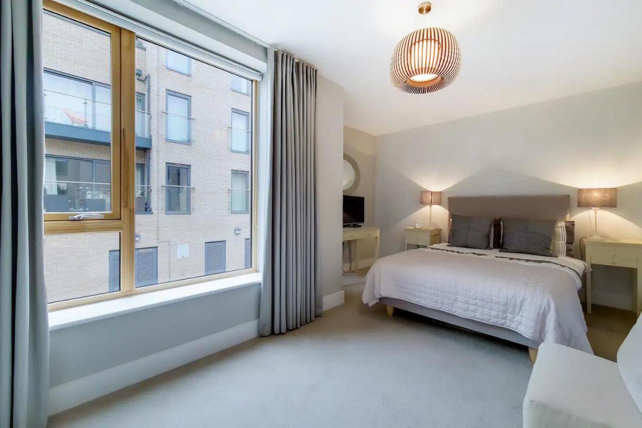 Hébergement de vacances Vw5 - Luxury 3 Bed Townhouse With Parking - By Short Stories